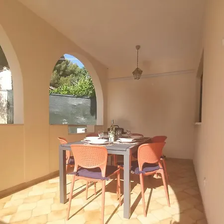 Pineta With Terrace & Park Wood View Appartement Pula