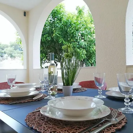Pineta With Terrace & Park Wood View Appartement Pula