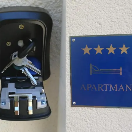 Appartement Pineta With Terrace & Park Wood View