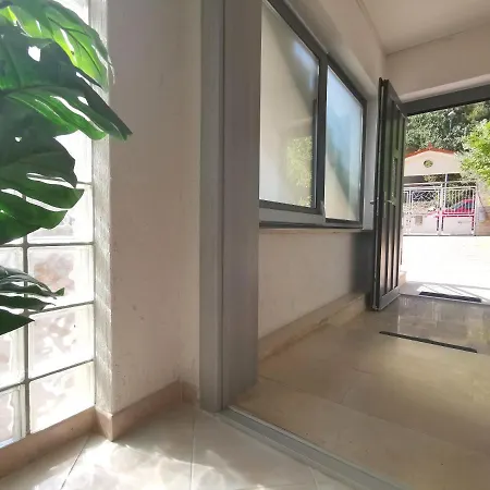 Pineta With Terrace & Park Wood View * Pula